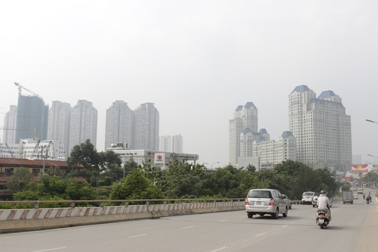 [-]Dân[-]Sài[-]Gòn[-]khốn[-]đốn[-]trong[-]bão[-]bụi